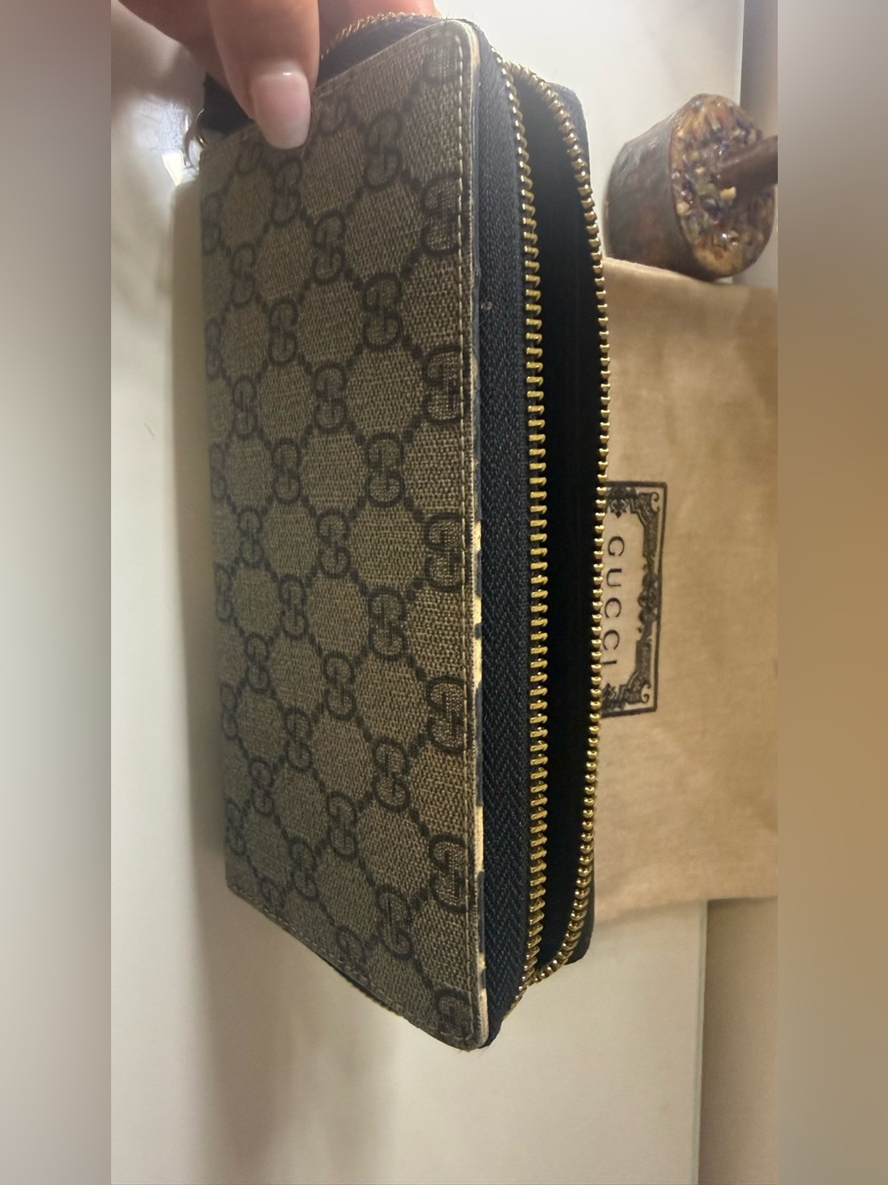 Gucci Beige GG Monogram Wallet with Black Leather Trim - Picture 2 of 7